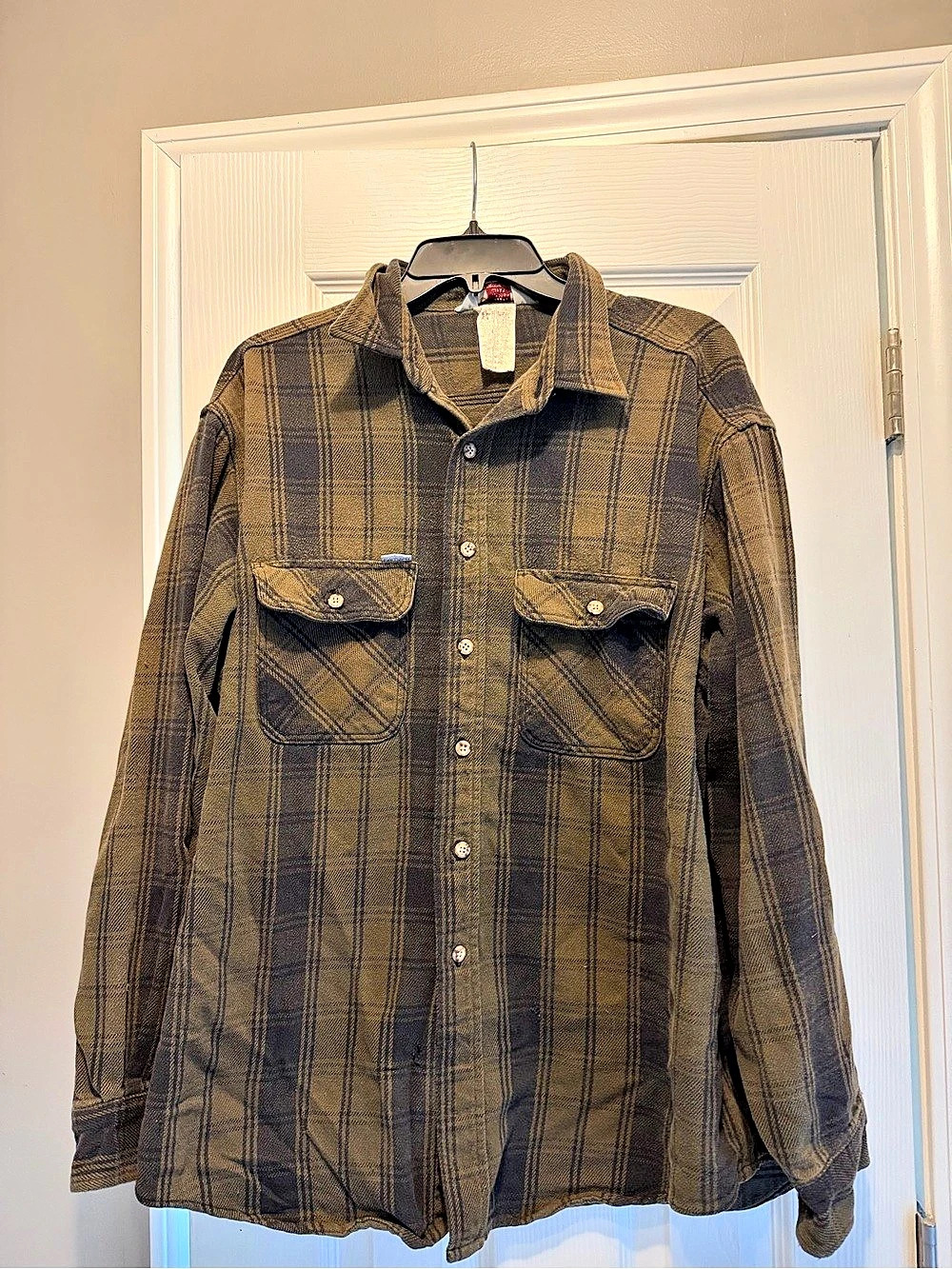 Carhartt Men's Plaid Shirt Size XL